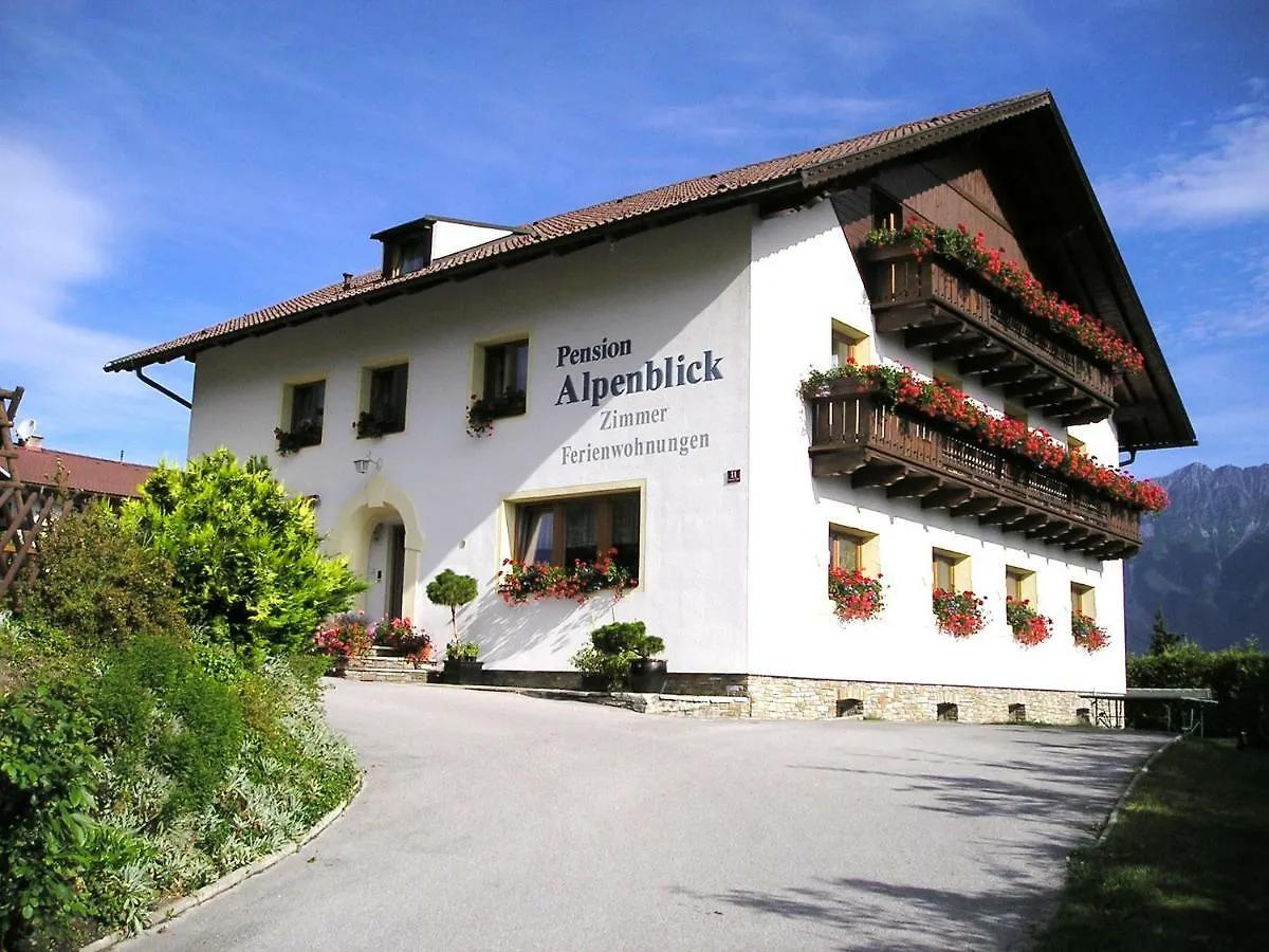 Gaestehaus Alpenblick Mutters Homestay